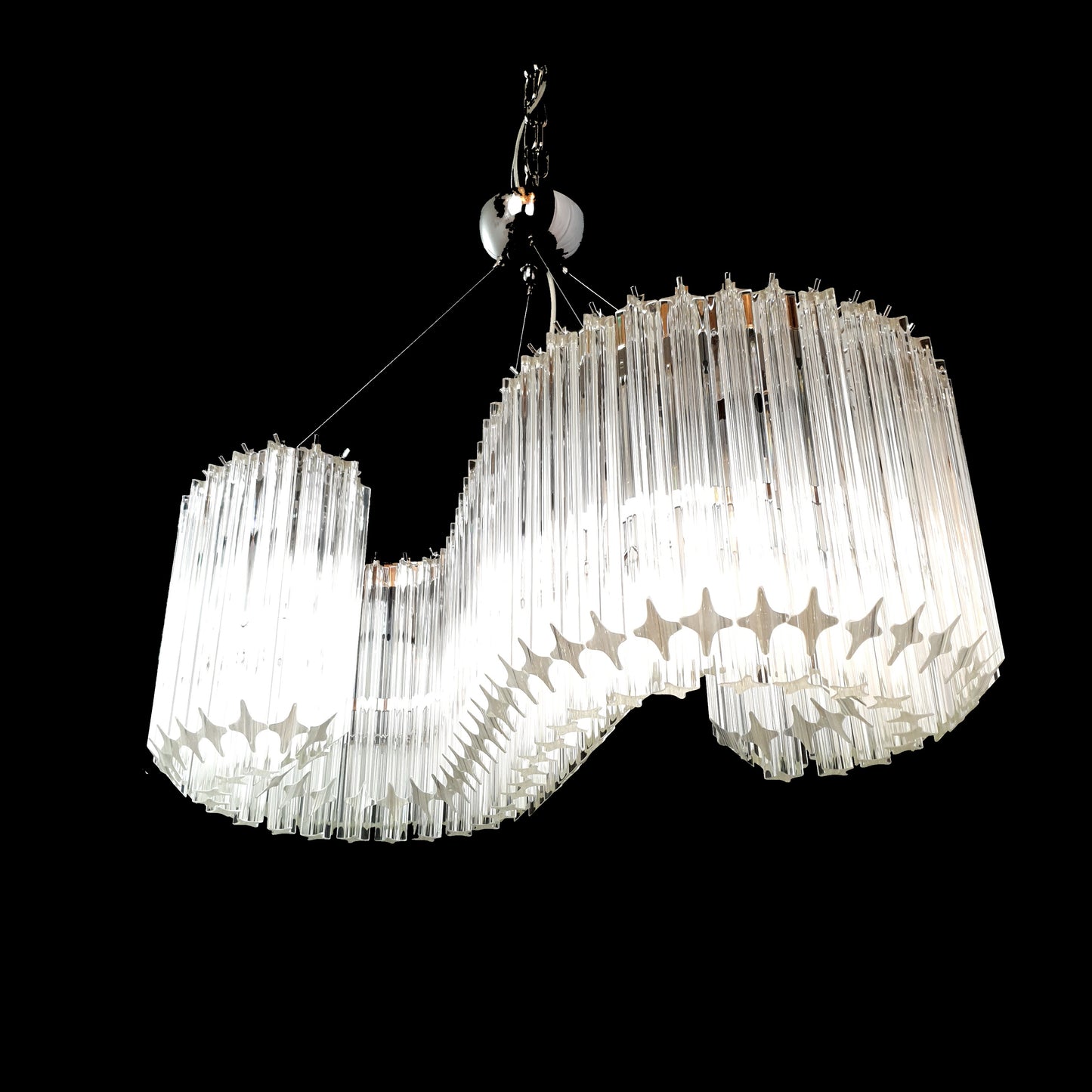 Lampadario Murano Vintage,stile Venini, anni'70.Meraviglioso con la sua forma a lettera "S" con vetri prismi di Murano. Made in Venice Italy