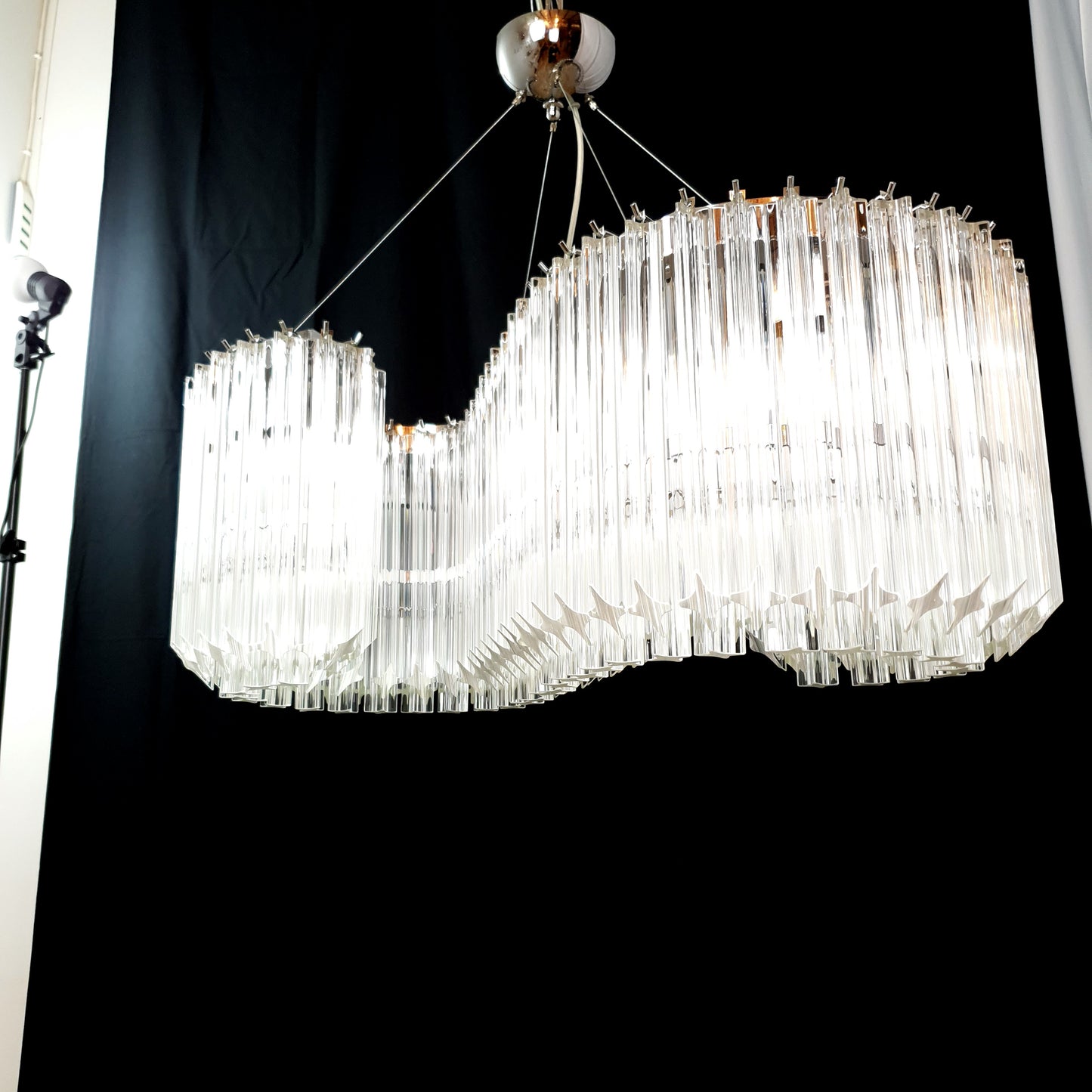 Lampadario Murano Vintage,stile Venini, anni'70.Meraviglioso con la sua forma a lettera "S" con vetri prismi di Murano. Made in Venice Italy