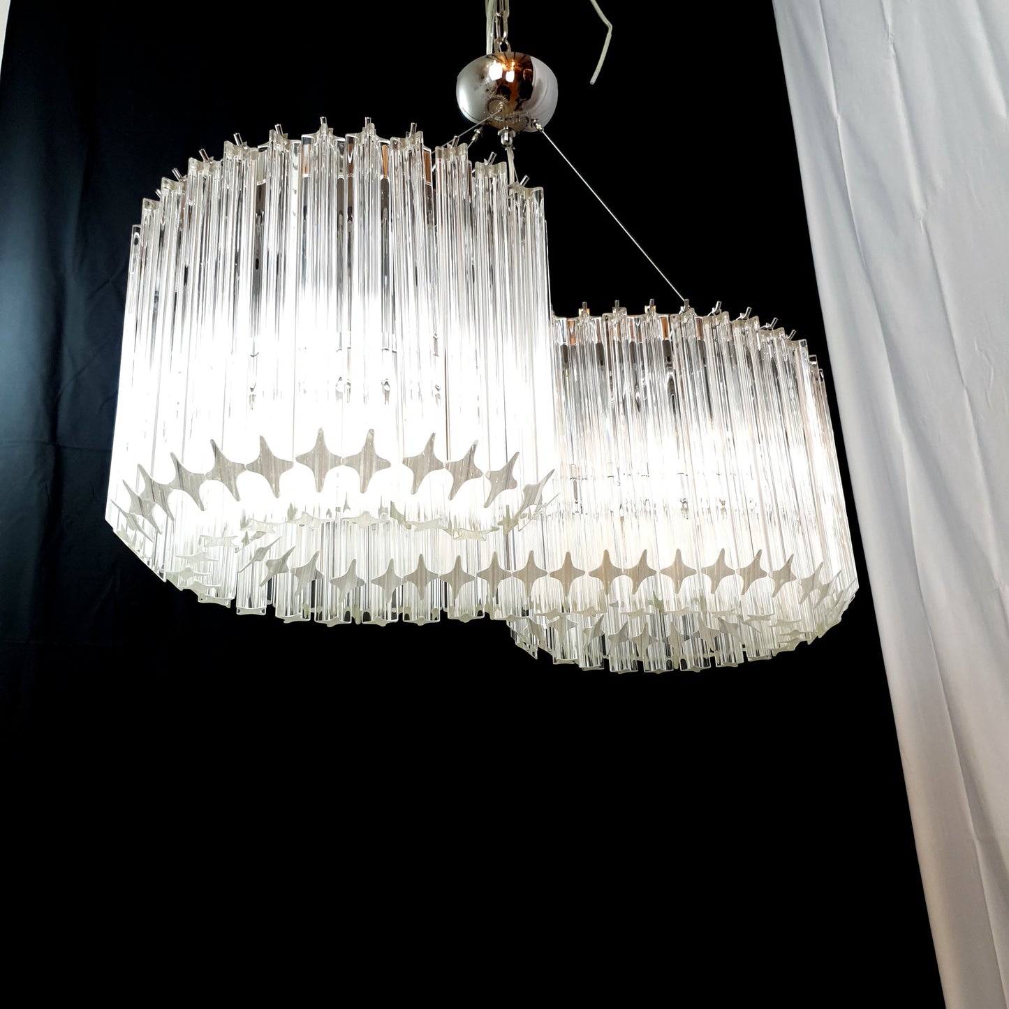 Lampadario Murano Vintage,stile Venini, anni'70.Meraviglioso con la sua forma a lettera "S" con vetri prismi di Murano. Made in Venice Italy
