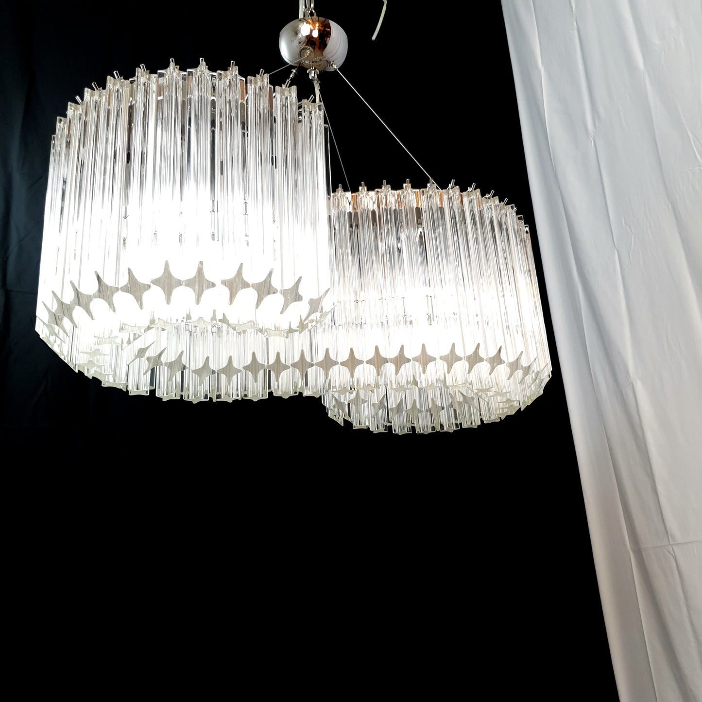 Lampadario Murano Vintage,stile Venini, anni'70.Meraviglioso con la sua forma a lettera "S" con vetri prismi di Murano. Made in Venice Italy
