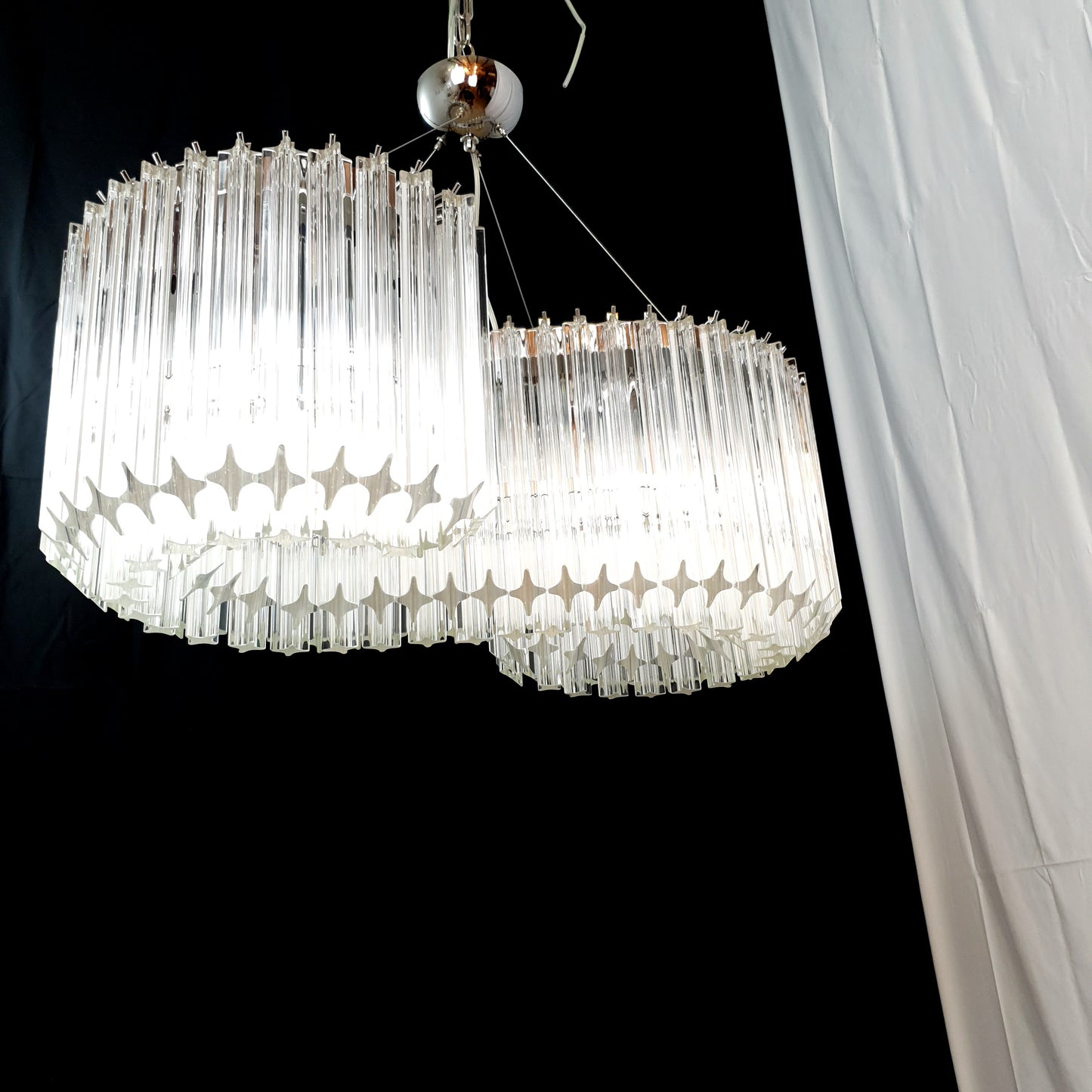 Lampadario Murano Vintage,stile Venini, anni'70.Meraviglioso con la sua forma a lettera "S" con vetri prismi di Murano. Made in Venice Italy