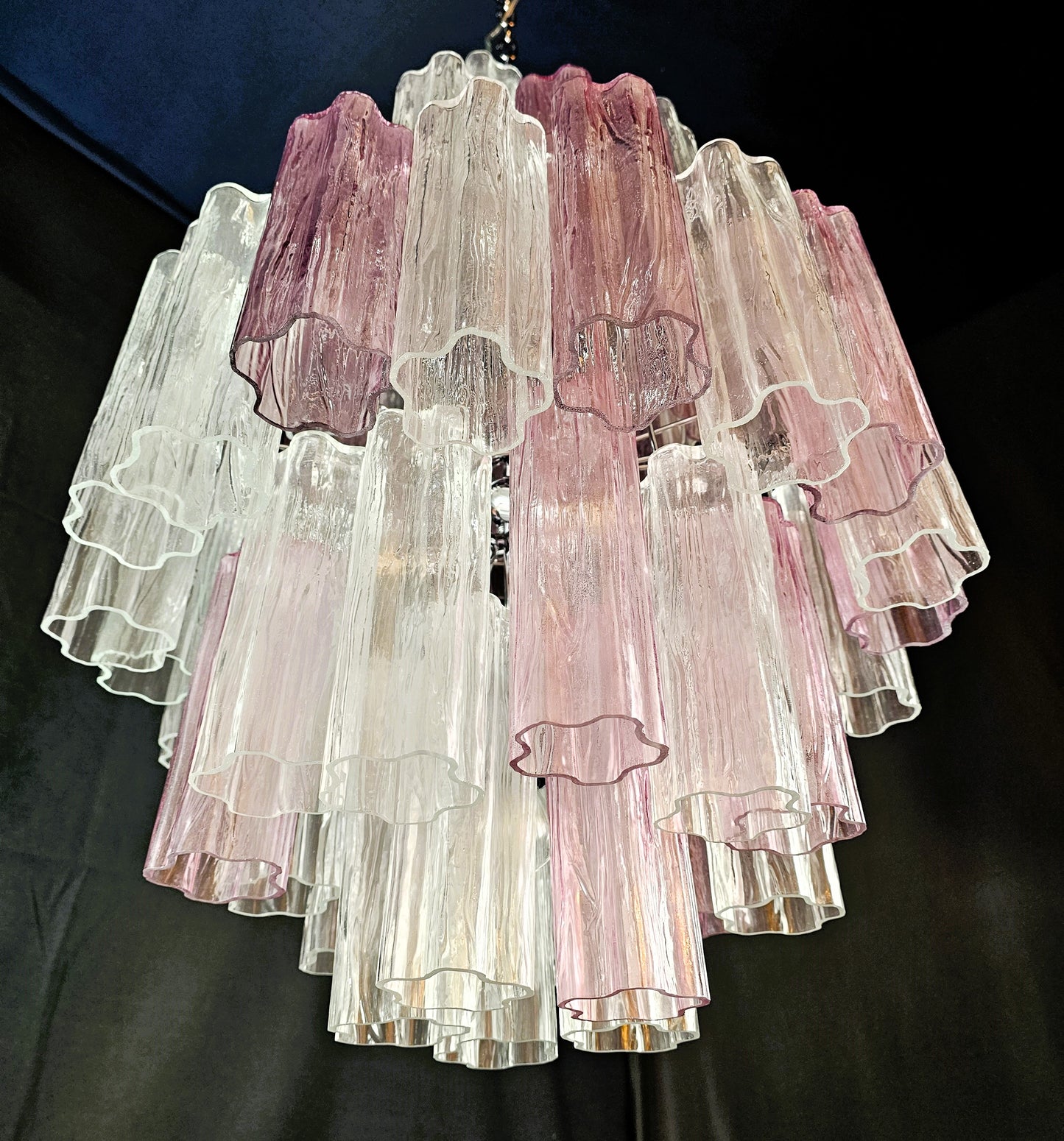 Lampadario artigianale di Murano con Vetri tronchi fatti a mano, ametista e cristallo. Designed and Made in Venice,Italy
