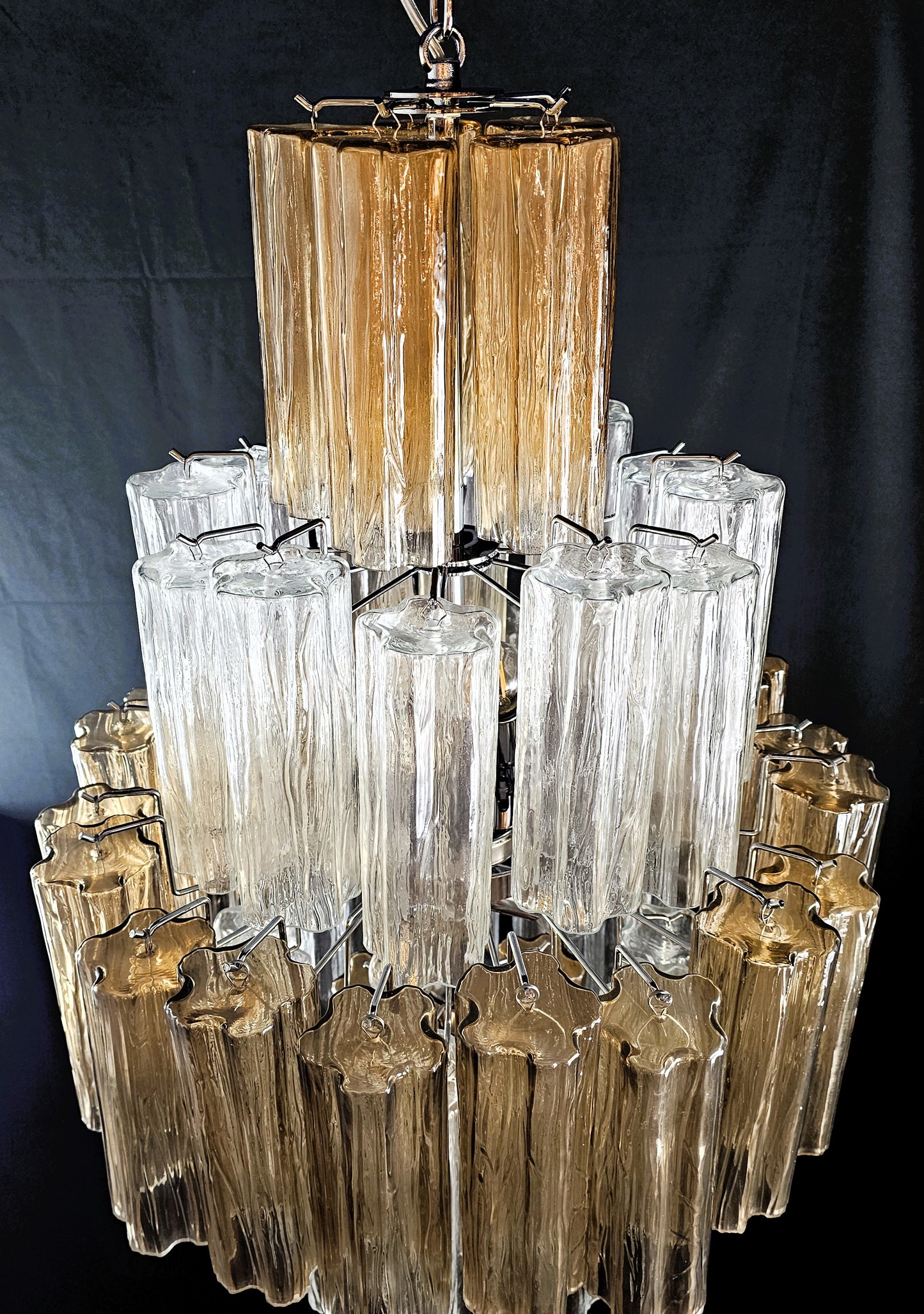 Lampadario di Murano con Vetri tronchi fatti a mano fumè e cristallo. Designed and Made in Venice,Italy