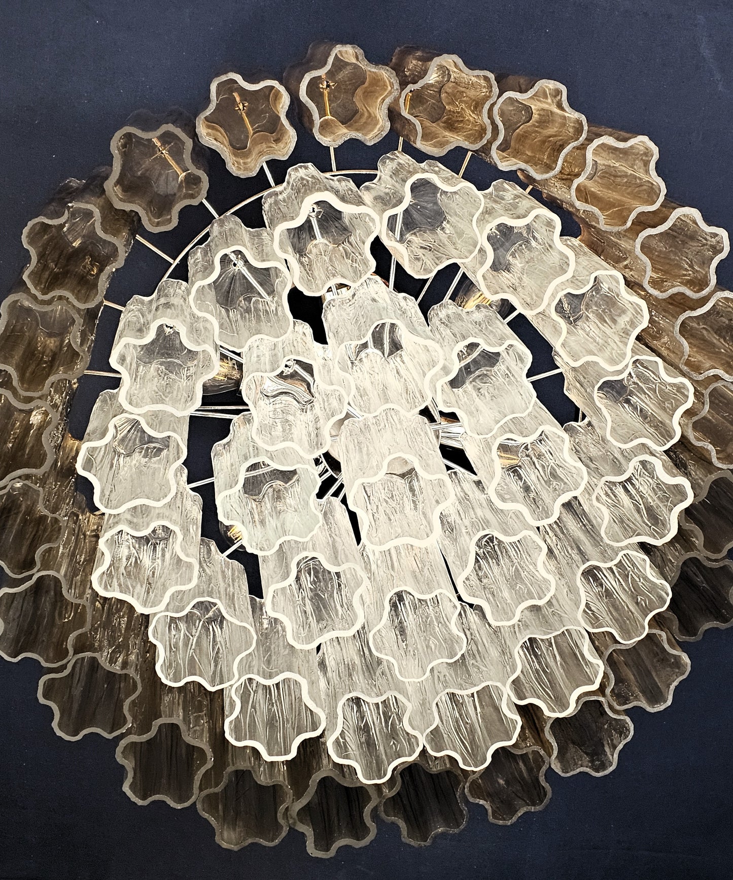 Lampadario di Murano a vetri tronchi fatti a mano. Vetri tronchi cristallo e fumè. Made in Murano, Venezia Italy