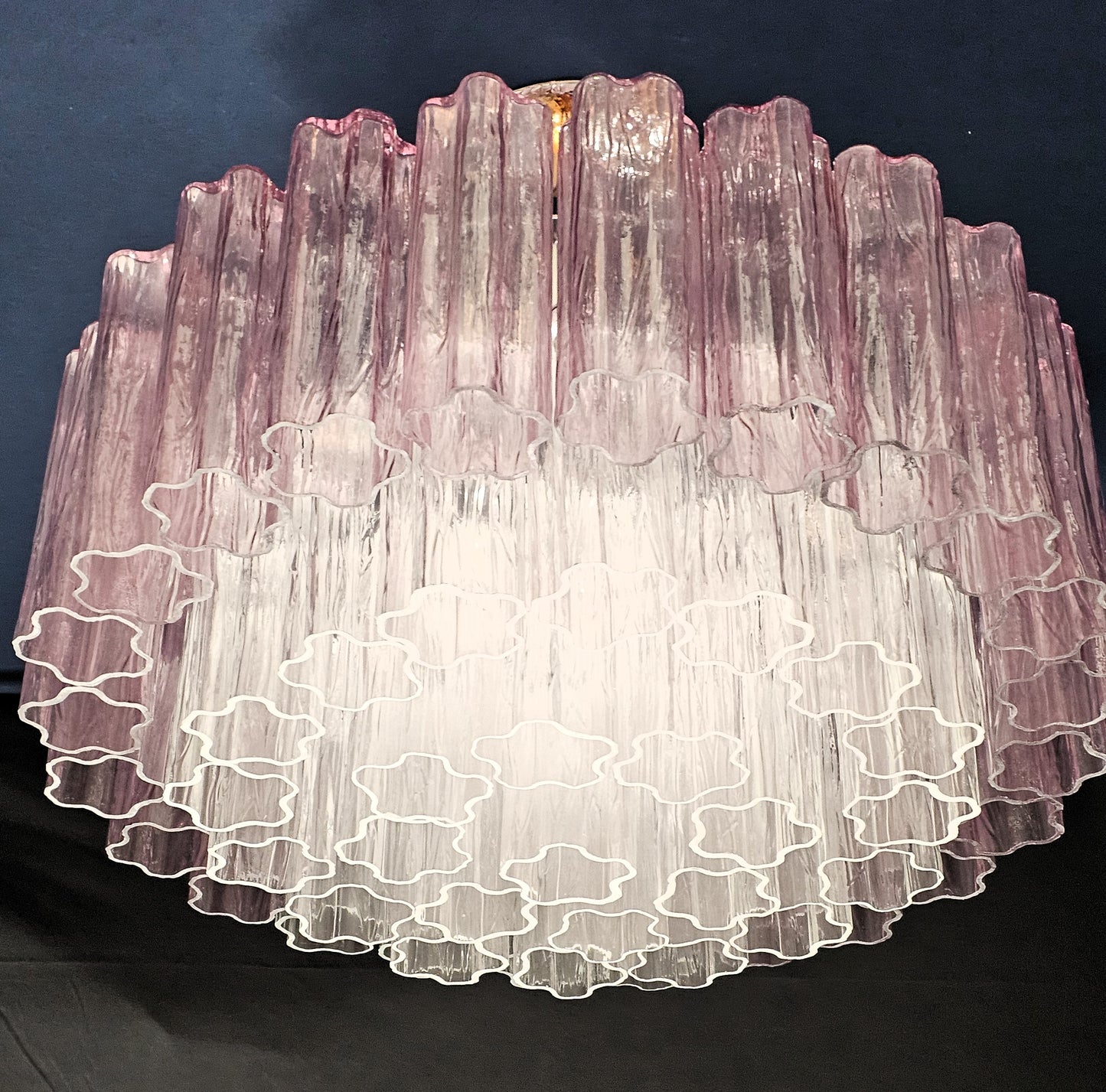 Lampadario di Murano a vetri tronchi, stile Barovier, vetri fatti a mano dai nostri maestri vetrai. Made in Murano, Italy