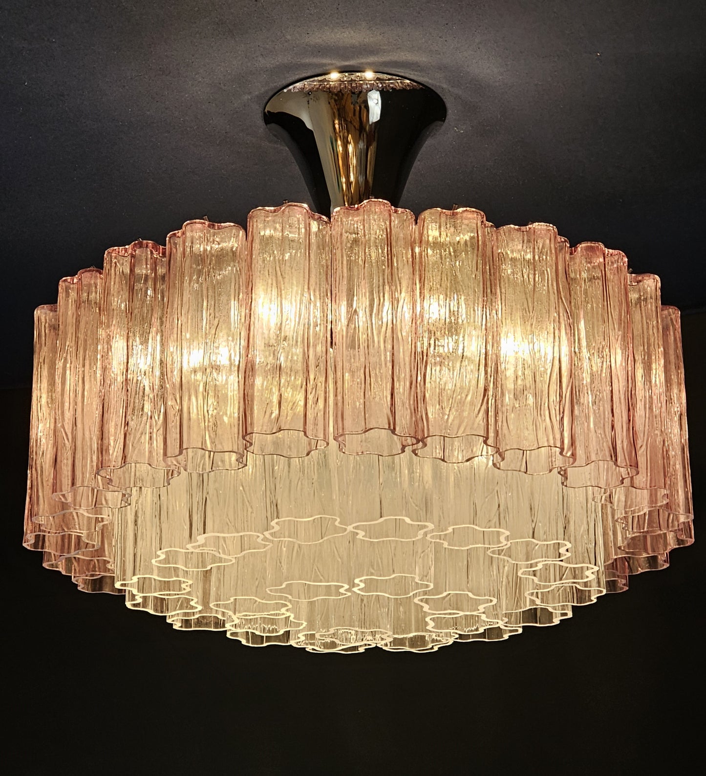 Lampadario di Murano a vetri tronchi, stile Barovier, vetri fatti a mano dai nostri maestri vetrai. Made in Murano, Italy