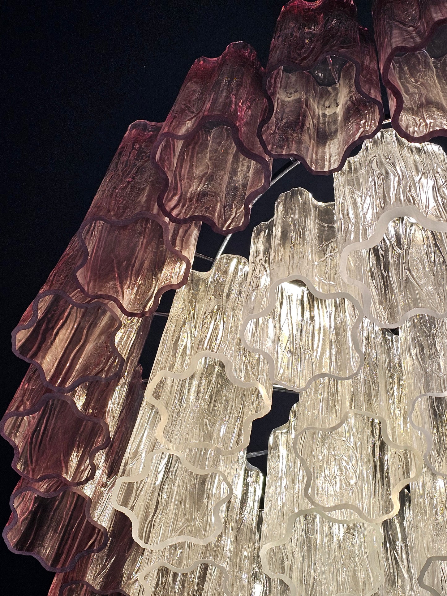 Lampadario di Murano a vetri tronchi, stile Barovier, vetri fatti a mano dai nostri maestri vetrai. Made in Murano, Italy