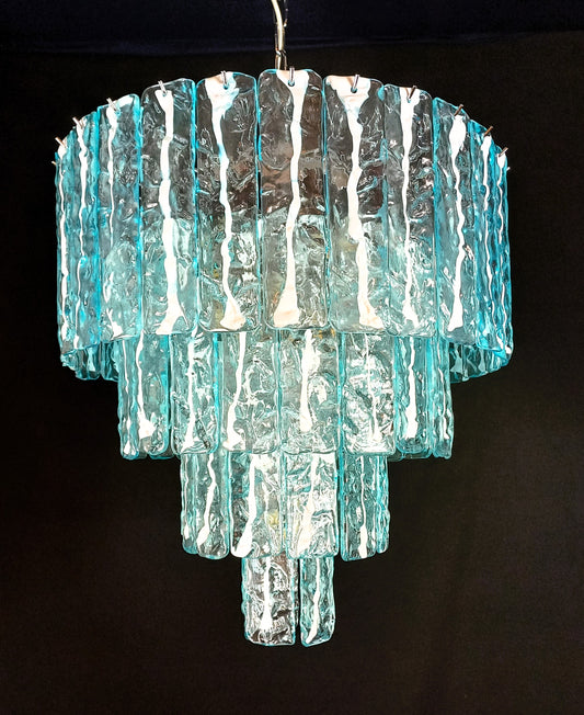 Lampadario di Murano stile art Dèco, con Vetri di Murano fatti a mano listelli cristallo colore acquamare anima bianca. Designed and made in Murano, Italy.