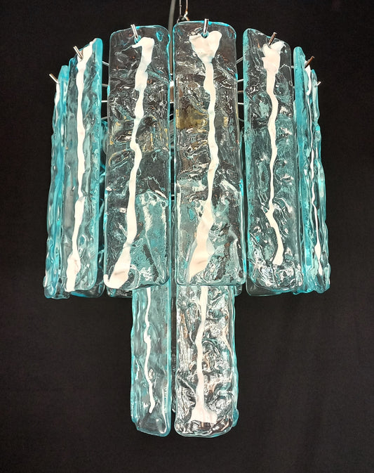 Lampadario di Murano stile Murrina art Dèco. Vetri di Murano listelli cristallo fatti a mano, colore azzurro acquamare e bianco. Designed and made in Venice Italy