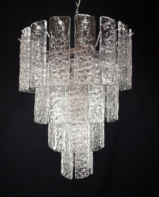 Lampadario di Murano, stile Murrina, ispirato agli anni'90. Vetri listelli di Murano fatti a mano, in cristallo con trama martellata. Designed and made in Murano, Italy.