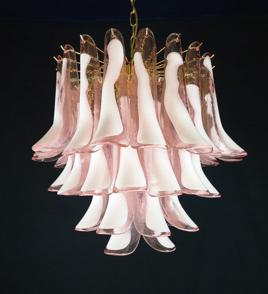 Lampadario Vintage Murano, stile Mazzega, anni'80. Vetri di Murano petali rosa con anima bianca. Designed and Made in Venice, Italy.