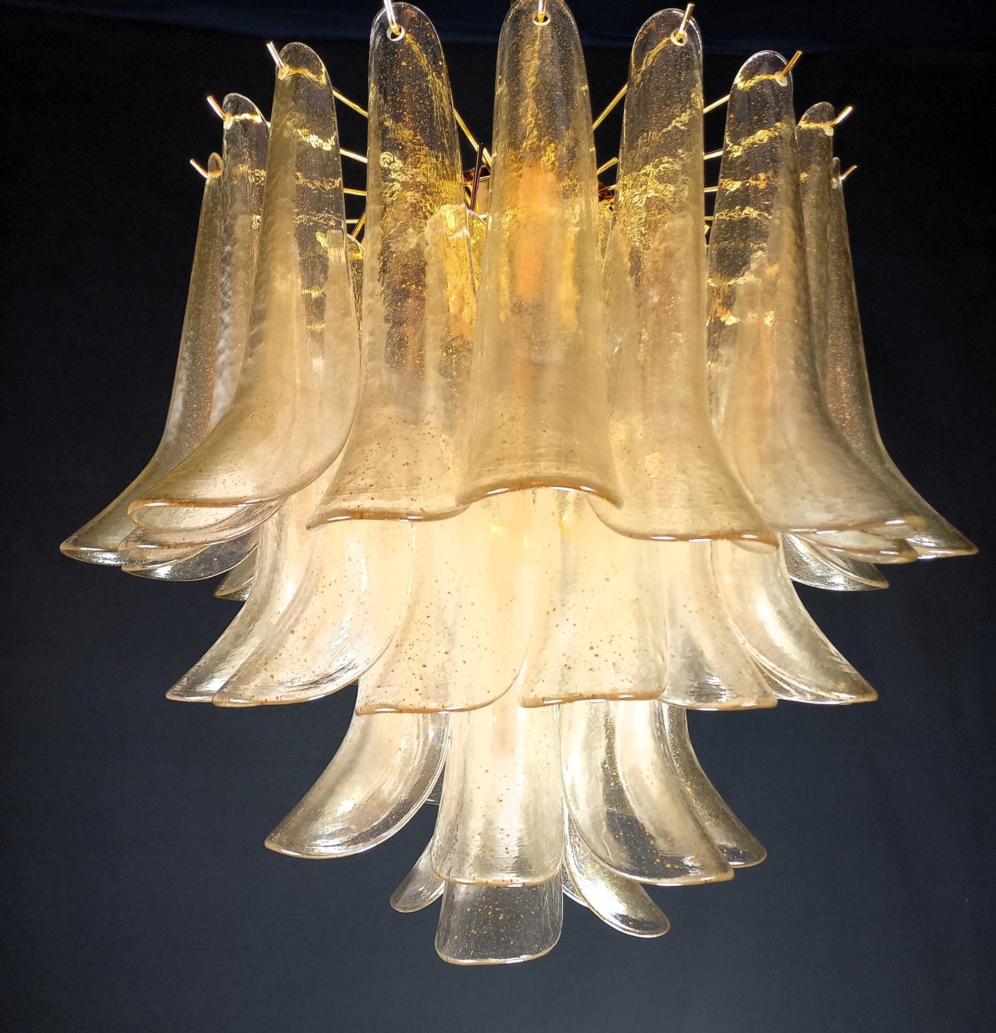 Lampadario Vintage Murano, stile Mazzega, anni'70. Vetri di Murano petali cristallo oro. Designed and Made in Venice, Italy.