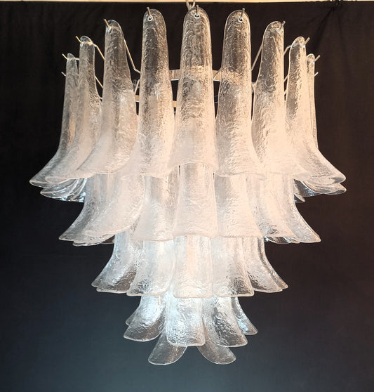 Lampadario Vintage di Murano, stile Barovier,anni'80. Con vetri di Murano petali in cristallo martellato. Designed and Made in Venice Italy.