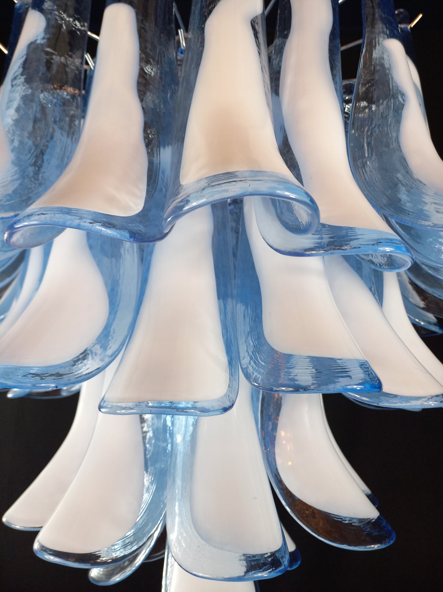 Lampadario Vintage Murano, stile Mazzega, anni'80.  Vetri di Murano petali blu chiaro con anima bianca. Designed and Made in Venice, Italy.