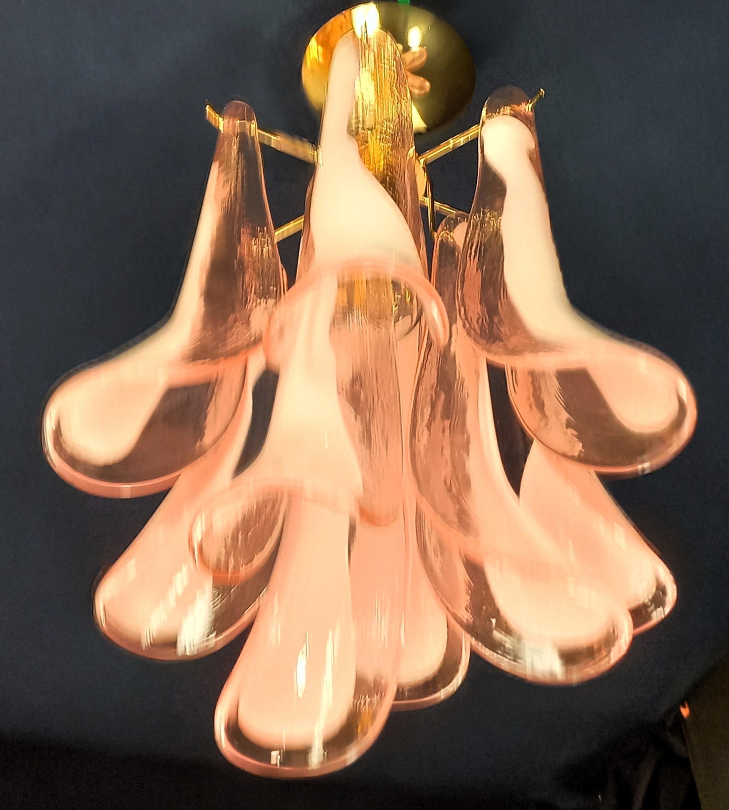 Plafoniera Lampada Vintage Murano, stile Mazzega, anni'80. Vetri di Murano petali rosa con anima bianca. Designed and Made in Venice, Italy.