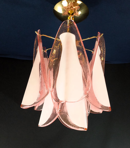 Plafoniera Lampada Vintage Murano,stile Mazzega, anni'70. Vetri di Murano in cristallo rondine rosa e anima bianca. Designed and Made in Italy