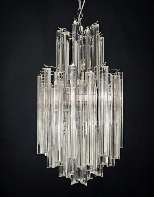 Lampadario Vintage di Murano, stile Venini, anni'70. Con vetri prismi triedri di Murano in cristallo. Designed and made in Venice Italy.
