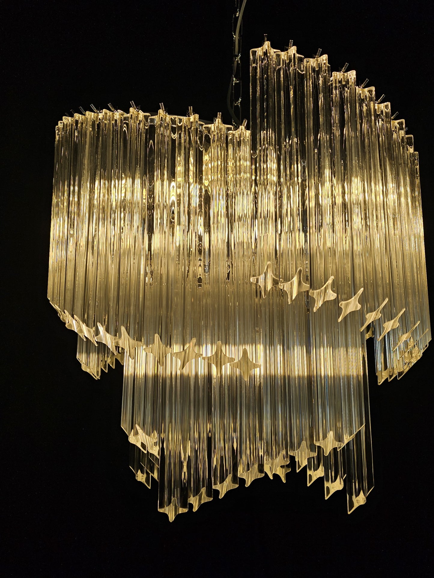 Lampadario Vintage Murano, stile Venini, anni'80.Modello ventaglio.Vetri prismi quadriedri di Murano incristallo.Designed and Made in Italy.