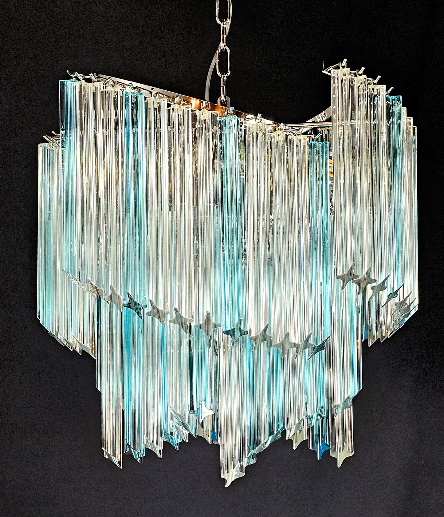 Lampadario Vintage Murano, stile Venini, anni'80.Modello Ventaglio.Vetri prismi di Murano cristallo e acquamare. Designed and Made in Italy.