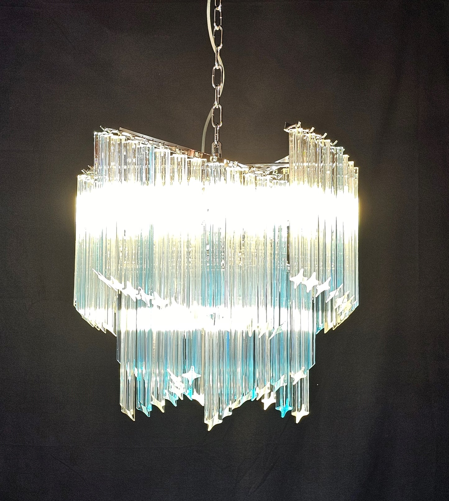 Lampadario Vintage Murano, stile Venini, anni'80.Modello Ventaglio.Vetri prismi di Murano cristallo e acquamare. Designed and Made in Italy.