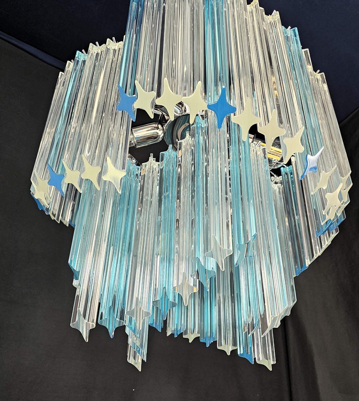 Lampadario Vintage Murano, stile Venini, anni'80.Modello Ventaglio.Vetri prismi di Murano cristallo e acquamare. Designed and Made in Italy.