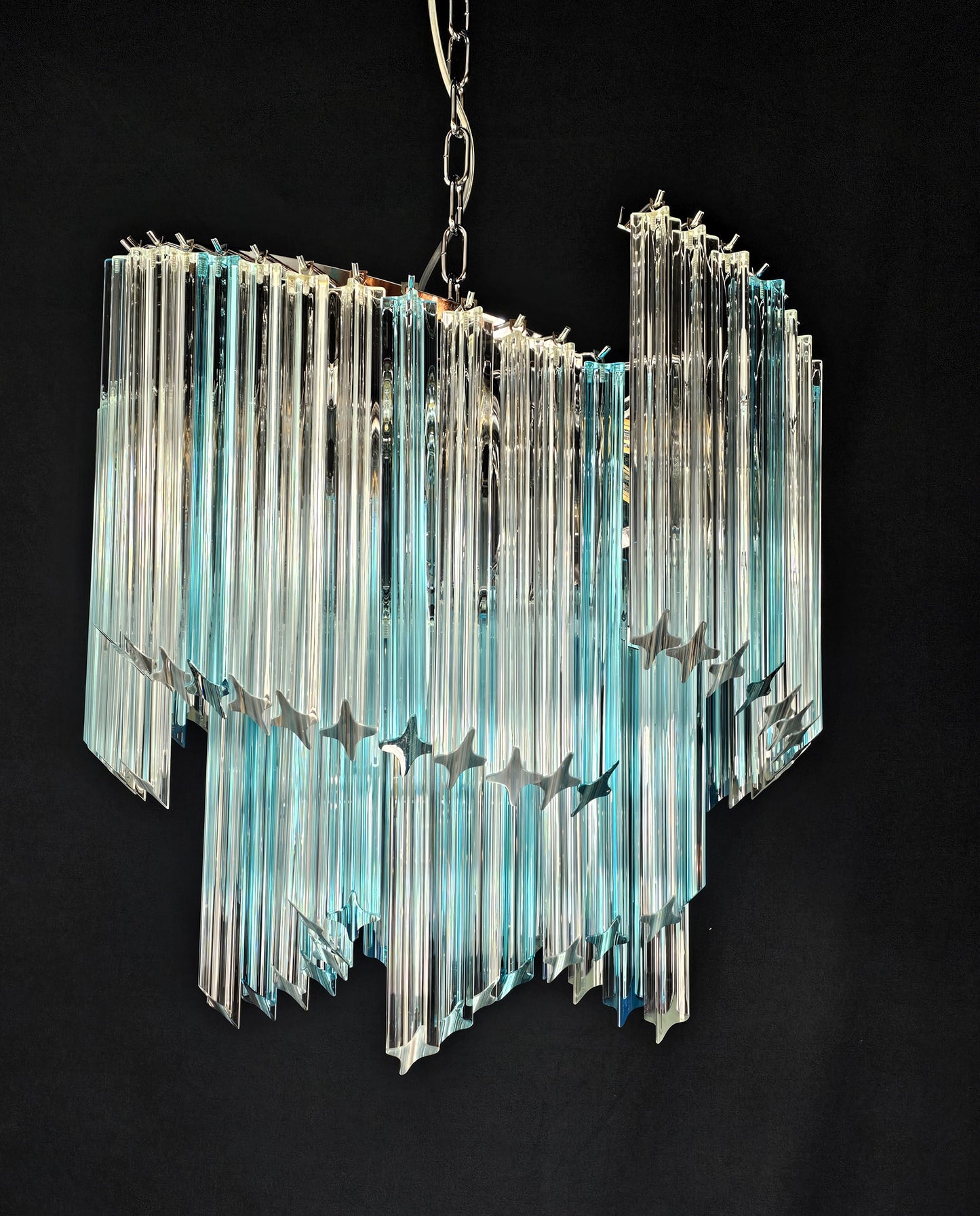 Lampadario Vintage Murano, stile Venini, anni'80.Modello Ventaglio.Vetri prismi di Murano cristallo e acquamare. Designed and Made in Italy.