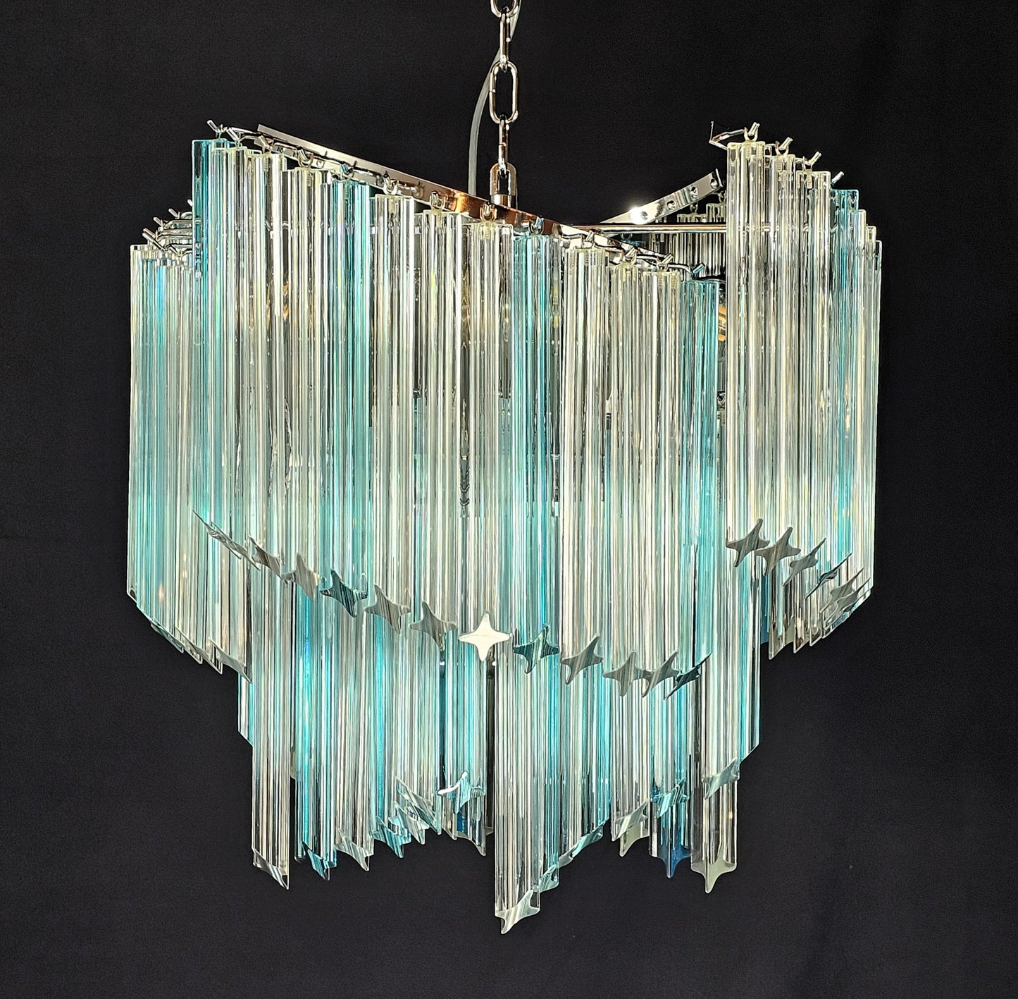 Lampadario Vintage Murano, stile Venini, anni'80.Modello Ventaglio.Vetri prismi di Murano cristallo e acquamare. Designed and Made in Italy.