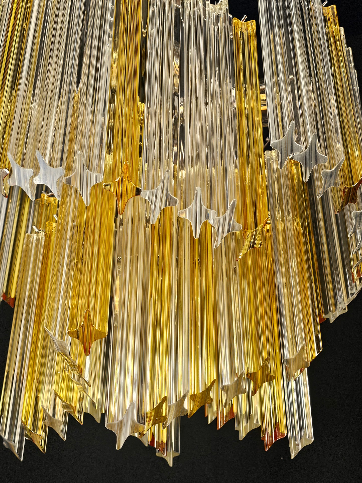 Lampadario Vintage Murano, stile Venini, anni'80. A ventaglio. Vetri prismi di Murano cristallo e ambra. Designed and Made in Venice,Italy.