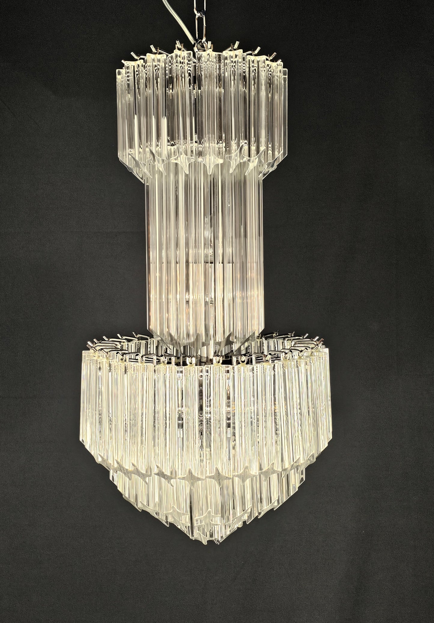 Lampadario Vintage di Murano, stile Venini, anni'70. Con vetri di Murano prismi quadriedri in cristallo. Designed and made in Venice Italy.