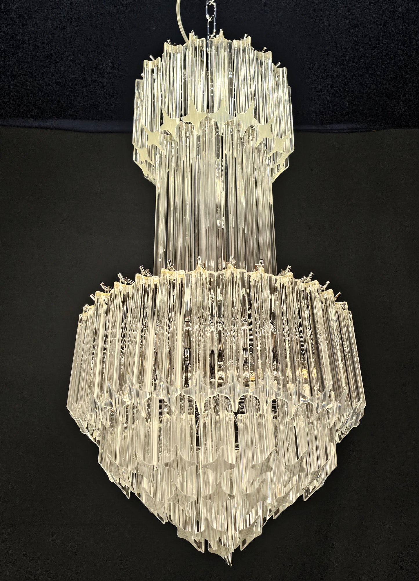 Lampadario Vintage di Murano, stile Venini, anni'70. Con vetri di Murano prismi quadriedri in cristallo. Designed and made in Venice Italy.