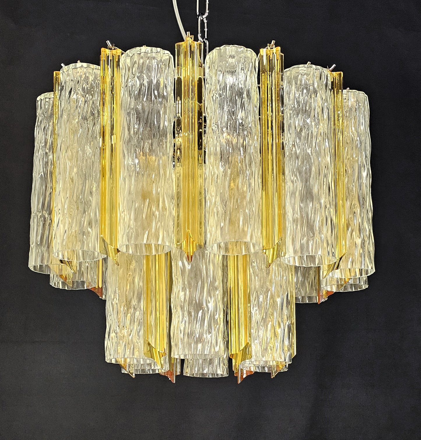 Lampadario Vintage di Murano, stile Barovier, anni'80. Vetri di Murano prismi ambra e tubi cilindro cristallo. Designed and made in Italy