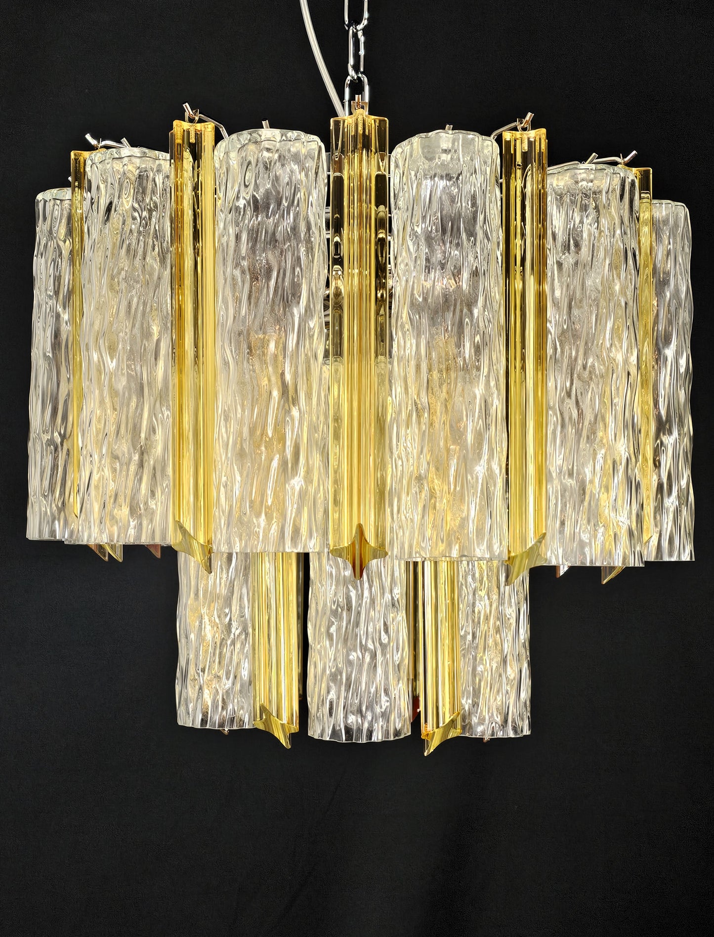 Lampadario Vintage di Murano, stile Barovier, anni'80. Vetri di Murano prismi ambra e tubi cilindro cristallo. Designed and made in Italy
