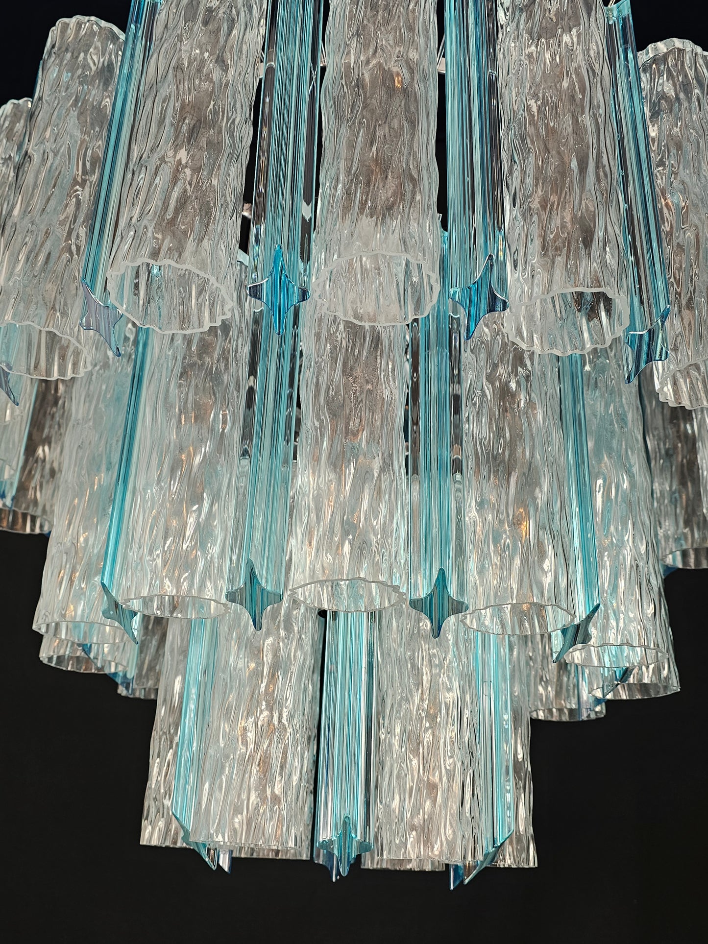 Lampadario Vintage di Murano, stile Barovier, anni'80. Con vetri di Murano prismi e tubi cilindro cristallo. Designed and made in Italy