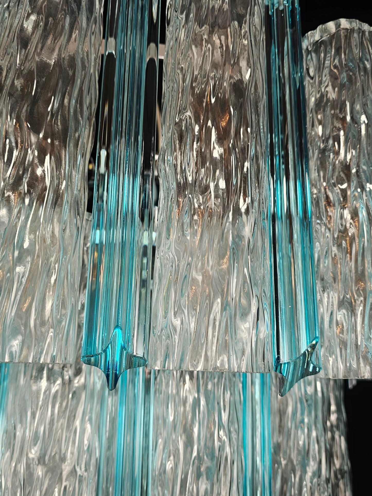 Lampadario Vintage di Murano, stile Barovier, anni'80. Con vetri di Murano prismi e tubi cilindro cristallo. Designed and made in Italy