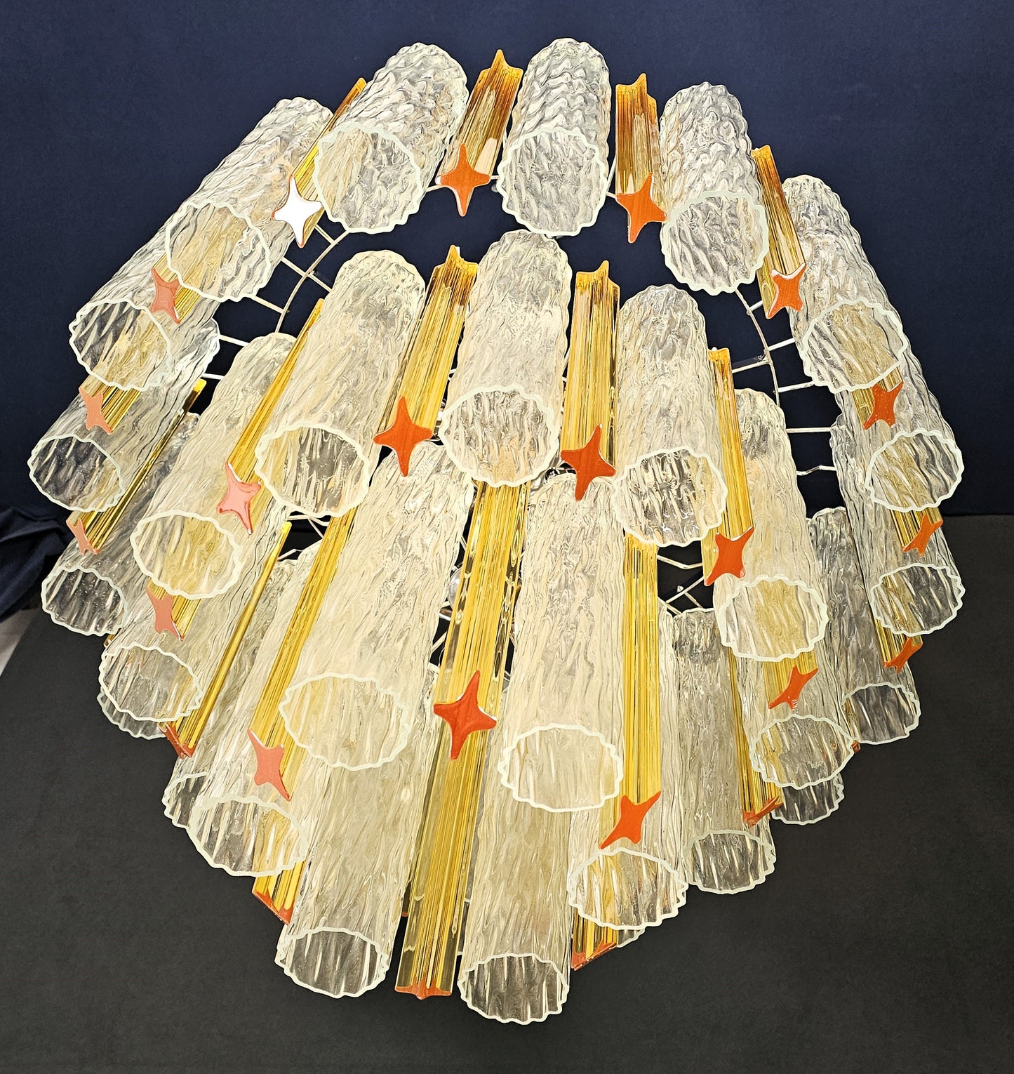 Lampadario Vintage di Murano, stile Barovier, anni'80. Vetri di Murano prismi quadriedri e cilindro. Designed and made in Venice, Italy