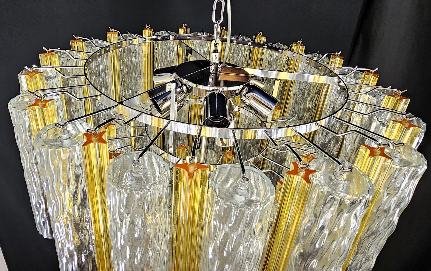 Lampadario Vintage di Murano, stile Barovier, anni'80. Vetri di Murano prismi quadriedri e cilindro. Designed and made in Venice, Italy