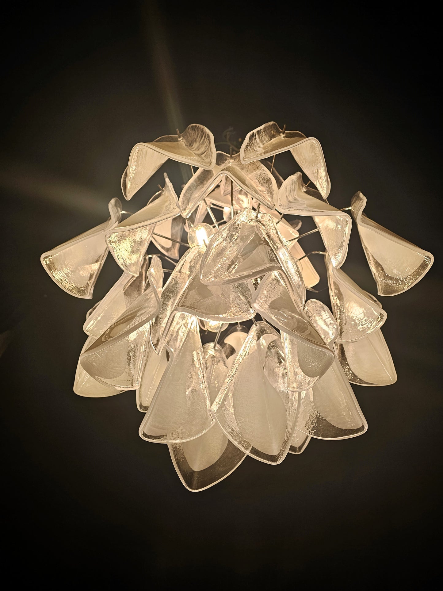 Lampadario di Murano stile Impero, artigianale, con vetri fatti a mano. Designed and made in Murano. Italy.