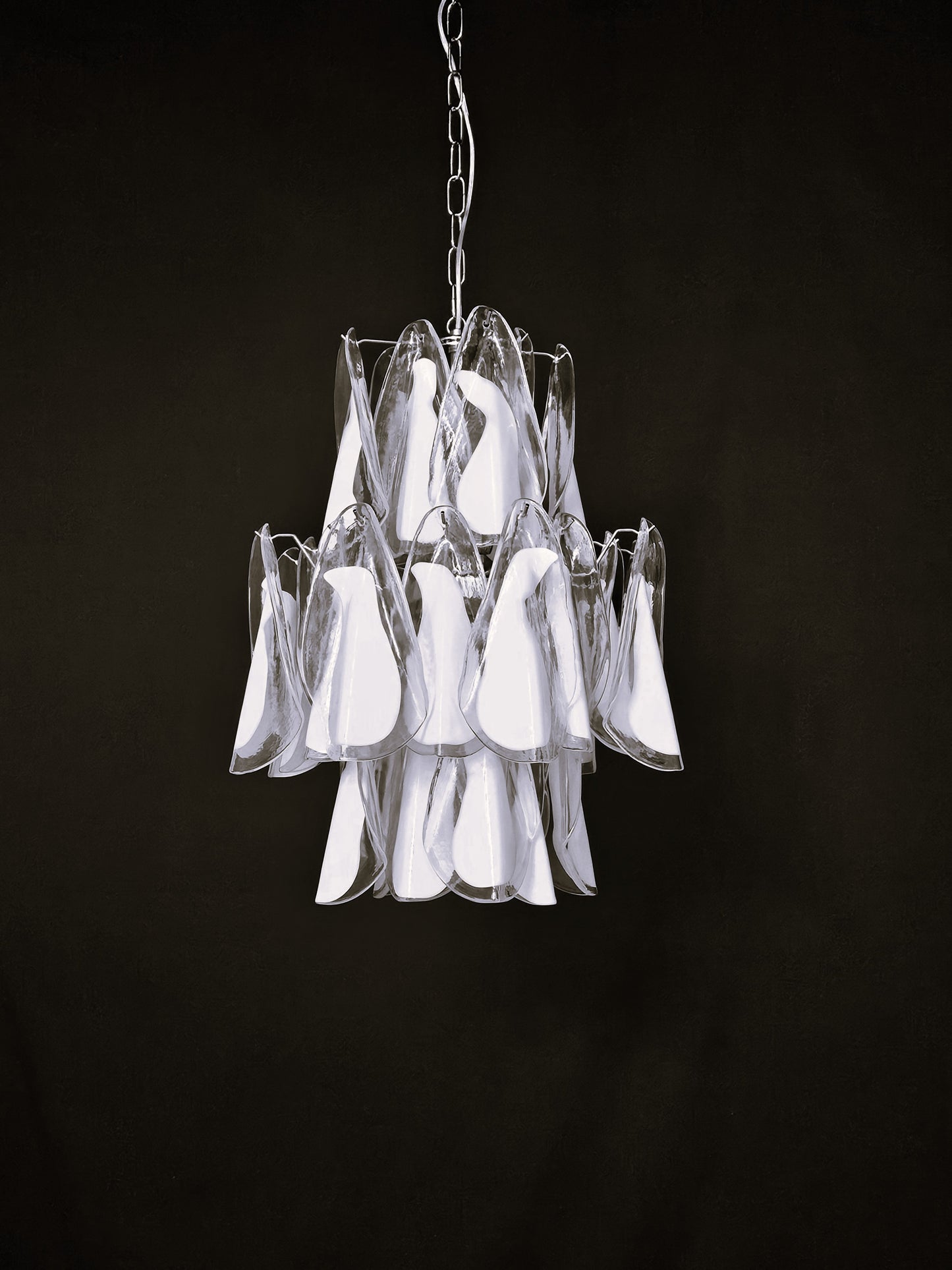 Lampadario di Murano stile Impero, artigianale, con vetri fatti a mano. Designed and made in Murano. Italy.