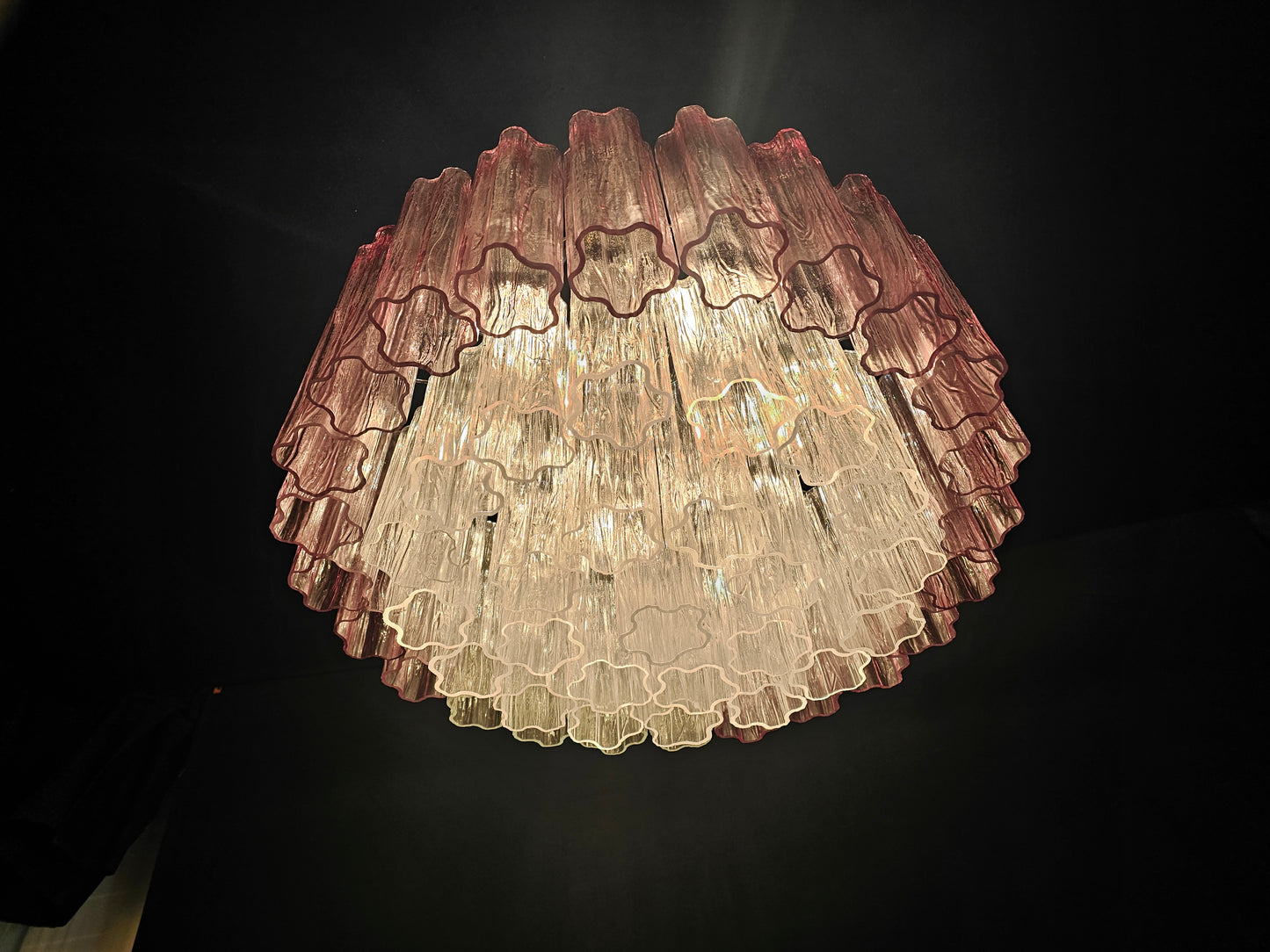 Lampadario di Murano a vetri tronchi, stile Barovier, vetri fatti a mano dai nostri maestri vetrai. Made in Murano, Italy