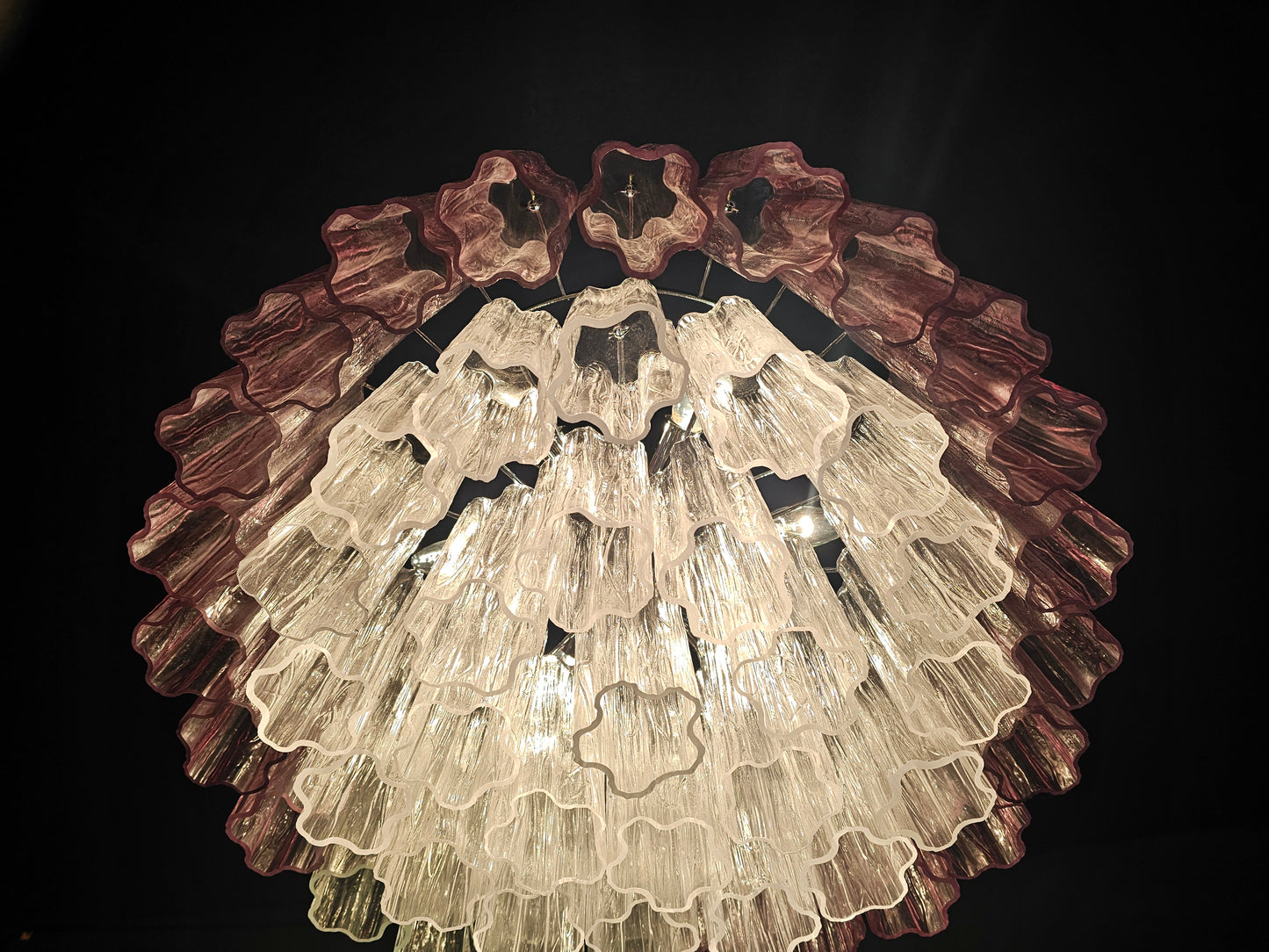 Lampadario di Murano a vetri tronchi, stile Barovier, vetri fatti a mano dai nostri maestri vetrai. Made in Murano, Italy