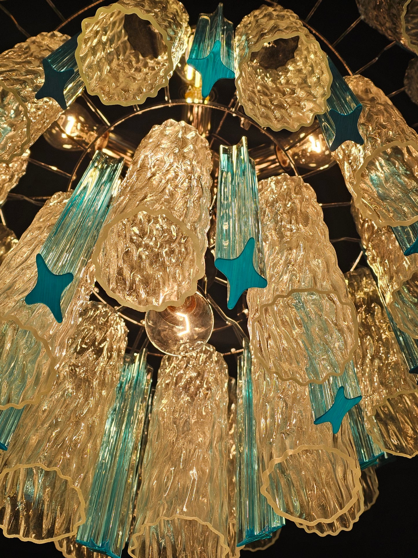 Lampadario Vintage di Murano, stile Barovier, anni'80. Con vetri di Murano prismi e tubi cilindro cristallo. Designed and made in Italy