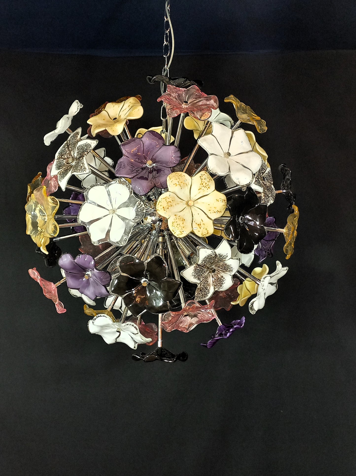 Lampadario Sputnik con vetri di Murano fiori rari e multicolor fatti a mano. Made in Murano, Venice