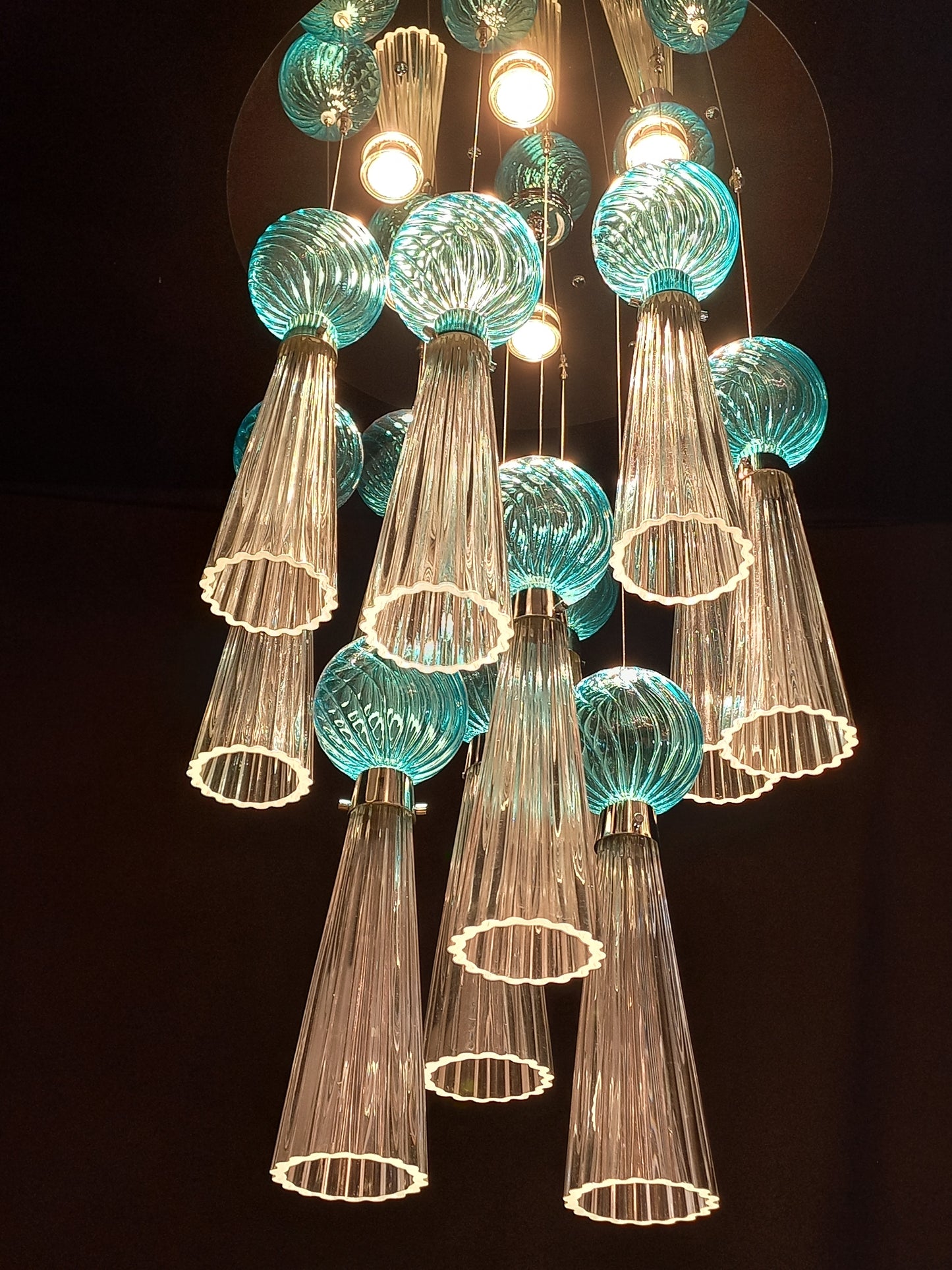 Plafoniera Vintage Art Déco con luci a led e vetro di Murano soffiato e fatto a mano, made in Murano, Italy