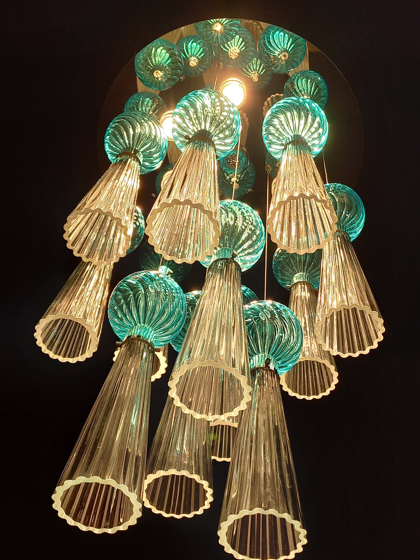 Plafoniera Vintage Art Déco con luci a led e vetro di Murano soffiato e fatto a mano, made in Murano, Italy