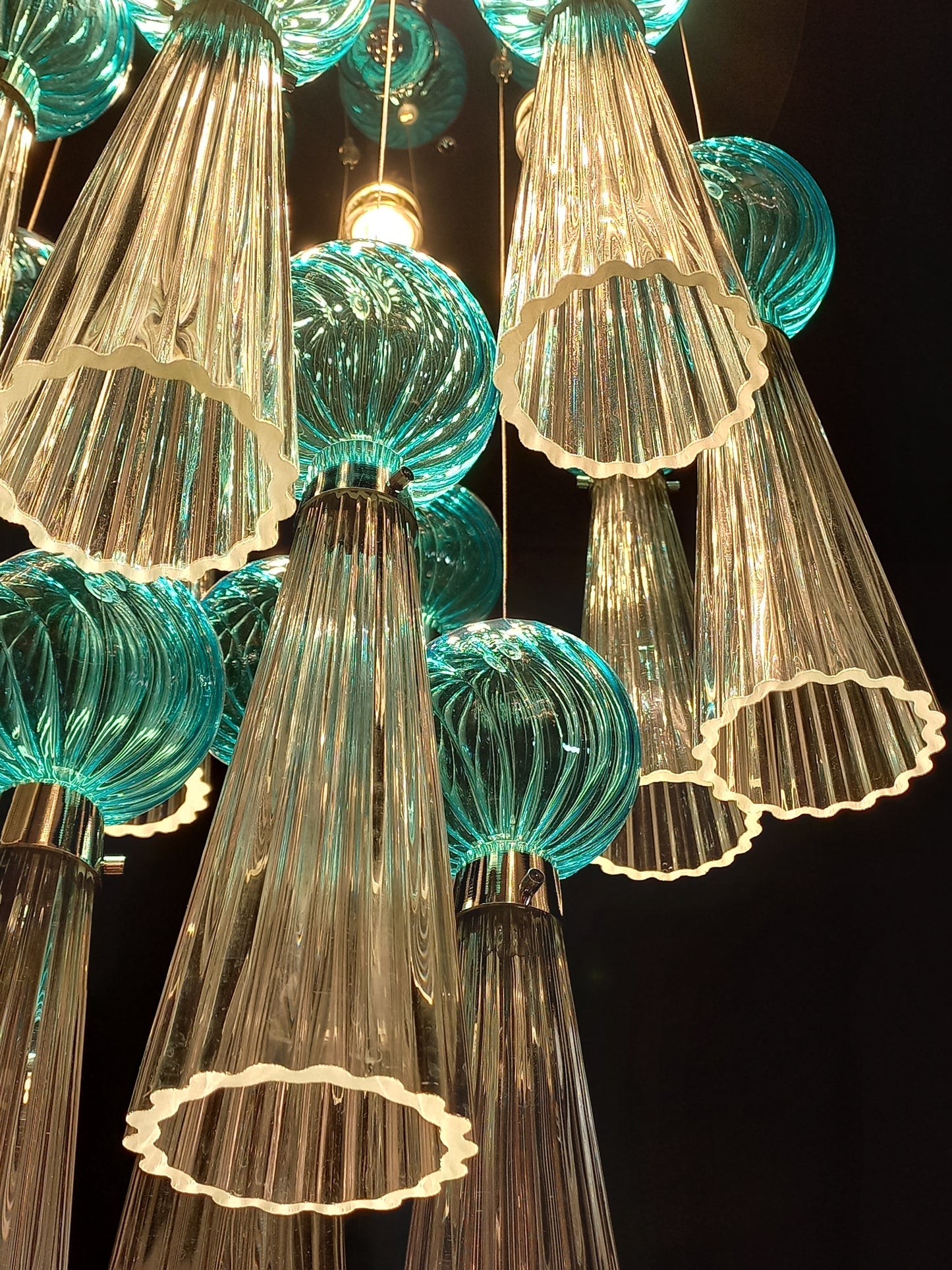 Plafoniera Vintage Art Déco con luci a led e vetro di Murano soffiato e fatto a mano, made in Murano, Italy