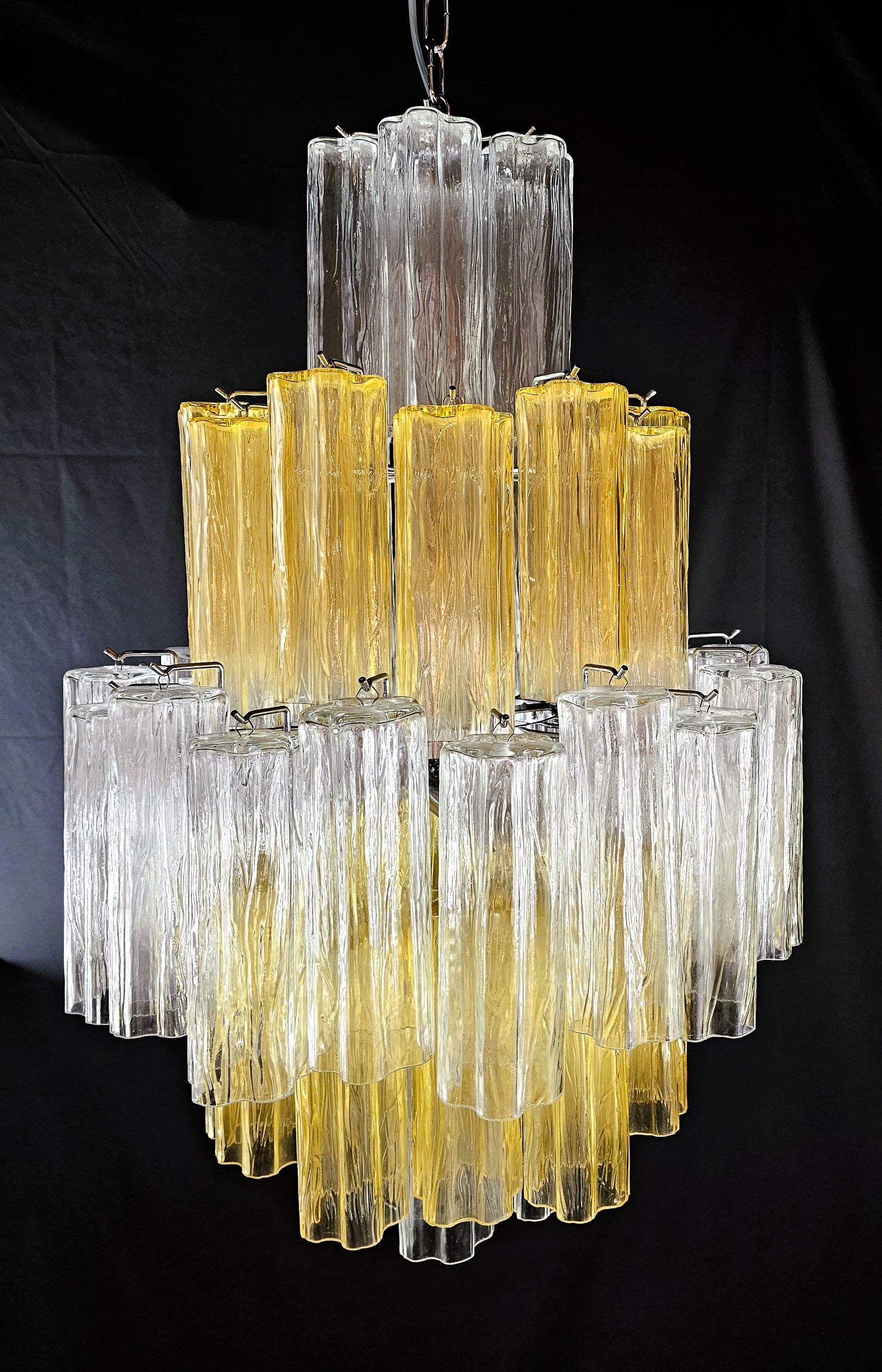 Lampadario di Murano a Vetri tronchi fatti a mano, ambra e cristallo. Designed and Made in Venice,Italy