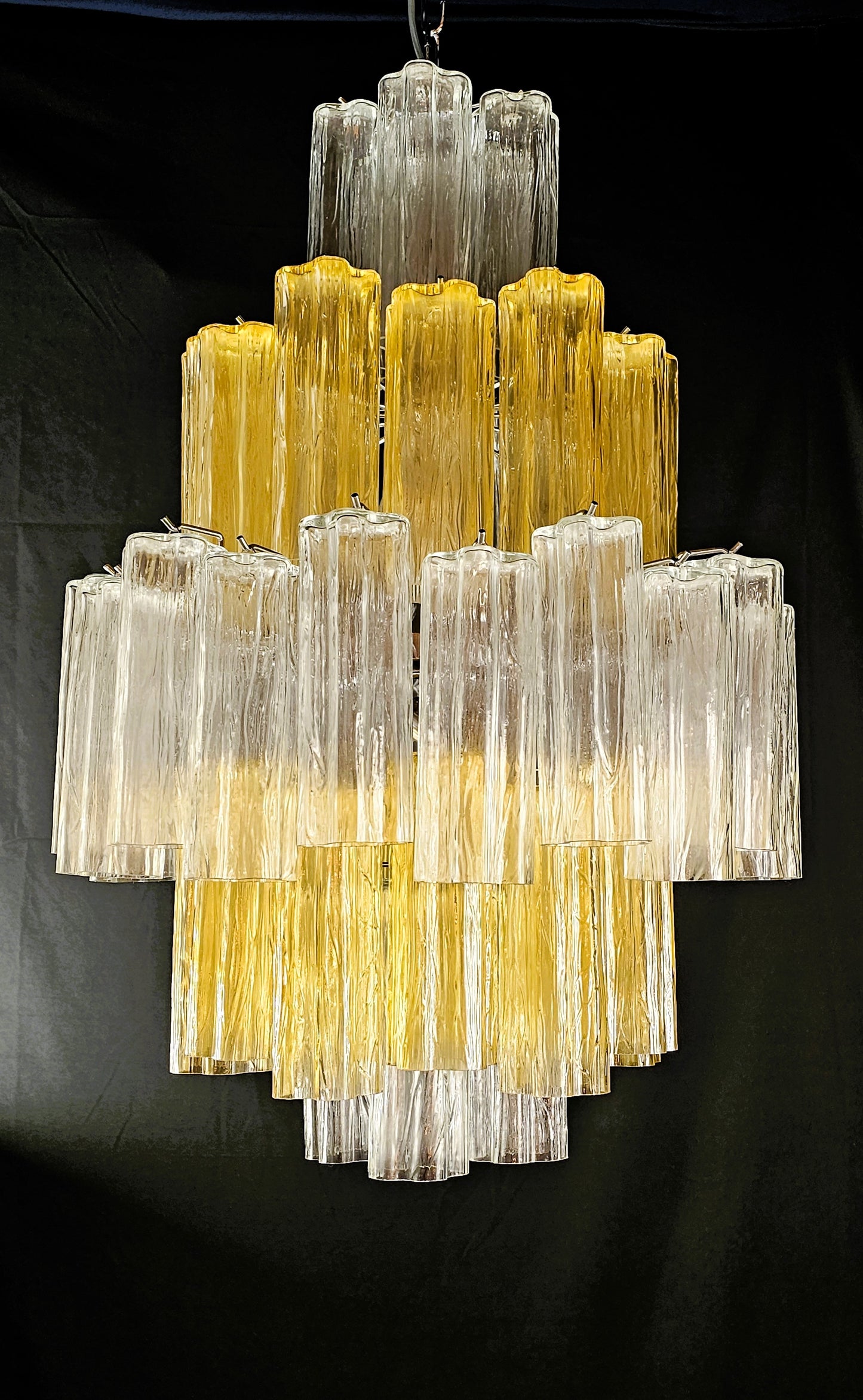 Lampadario di Murano a Vetri tronchi fatti a mano, ambra e cristallo. Designed and Made in Venice,Italy