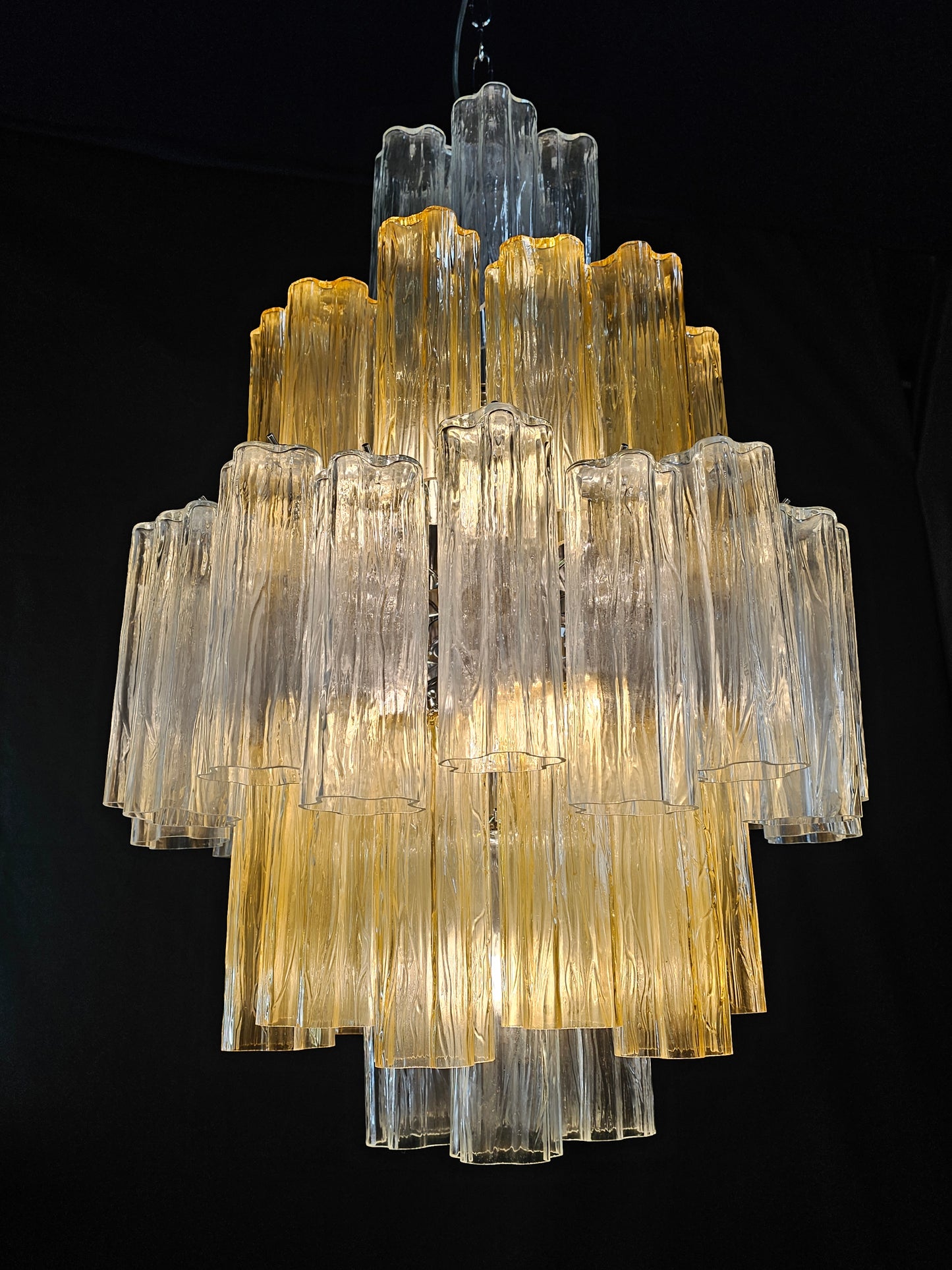 Lampadario di Murano a Vetri tronchi fatti a mano, ambra e cristallo. Designed and Made in Venice,Italy