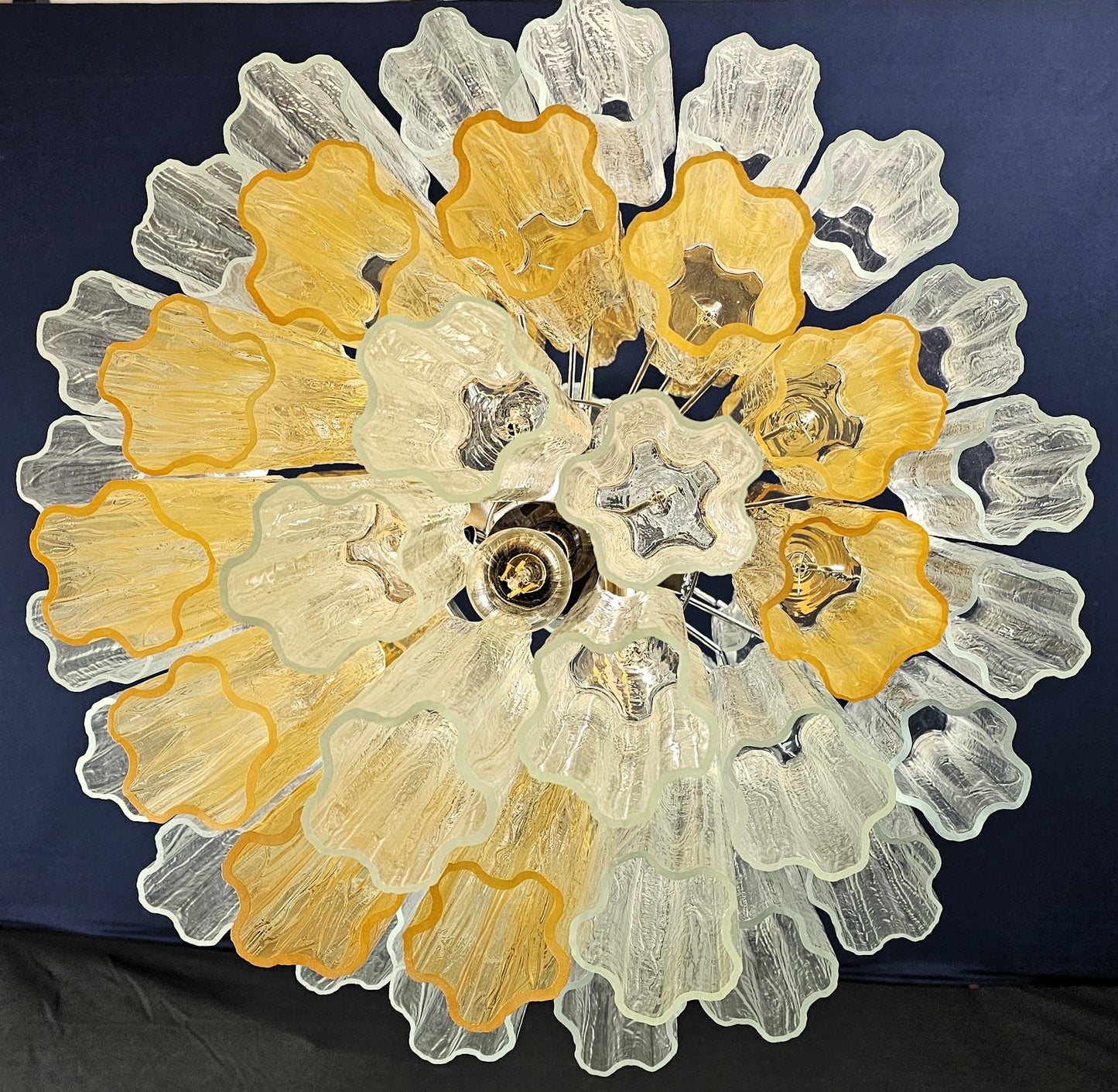 Lampadario di Murano a Vetri tronchi fatti a mano, ambra e cristallo. Designed and Made in Venice,Italy