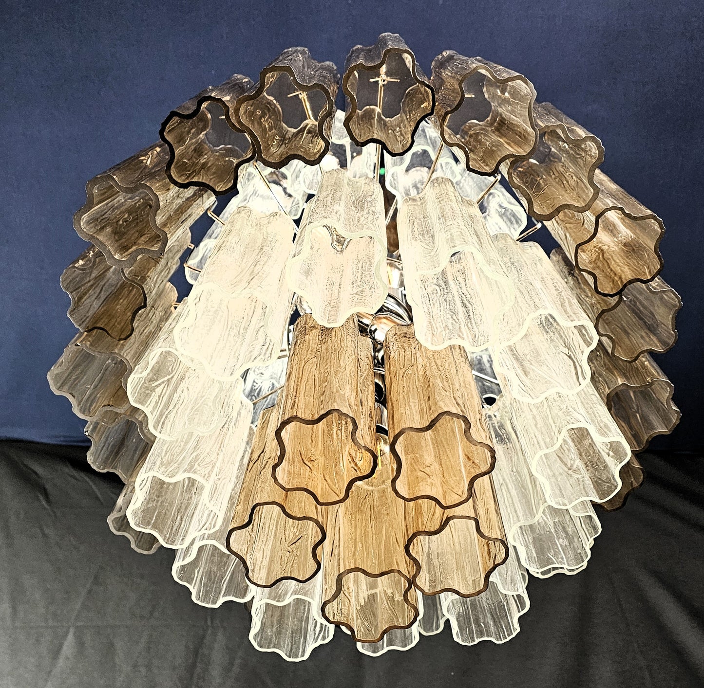 Lampadario di Murano con Vetri tronchi fatti a mano fumè e cristallo. Designed and Made in Venice,Italy